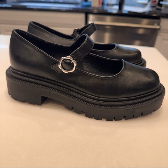 American Eagle Women’s Black Mary Jane’s Chunky Lug Sole Size 6 NEW - Picture 4 of 9